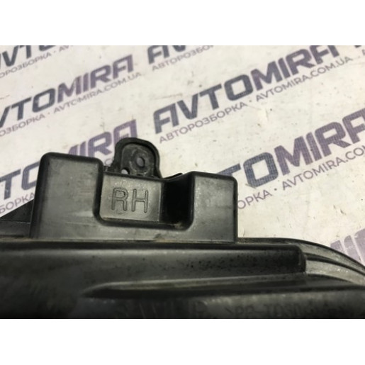 Кронштейн протитуманки правий Kia Ceed 2010-2012 922021H070